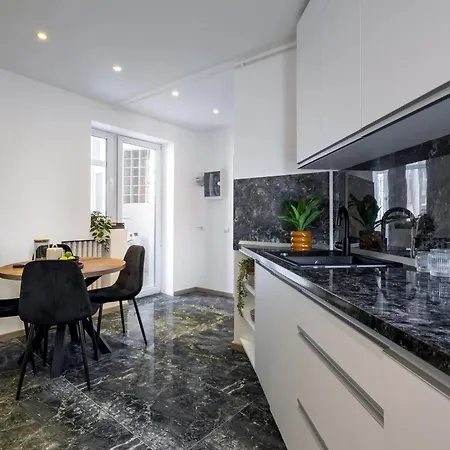 Apartment Chic & 3br Retreat In The Historic Center Bucharest