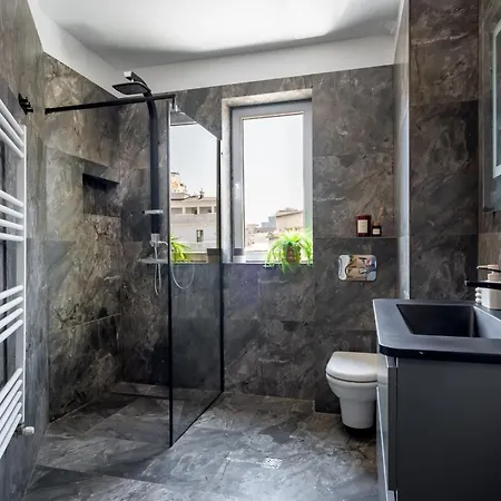 Διαμέρισμα Chic & 3br Retreat In The Historic Center *