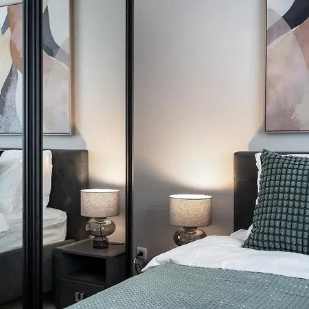 Chic & 3br Retreat In The Historic Center Bucarest