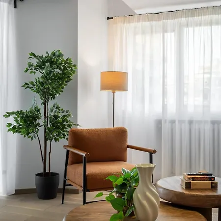 Chic & 3br Retreat In The Historic Center Διαμέρισμα *