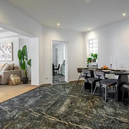 Apartment Chic & 3br Retreat In The Historic Center Bucharest