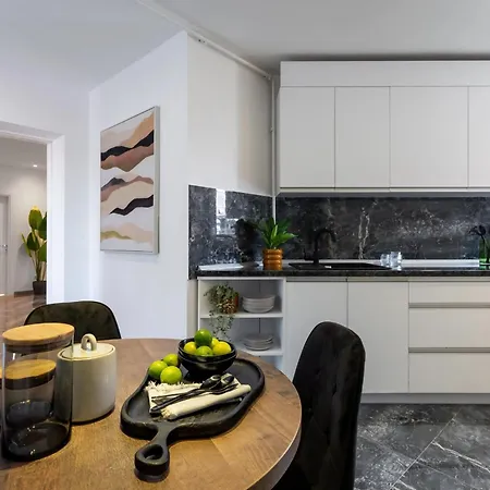 Chic & 3br Retreat In The Historic Center