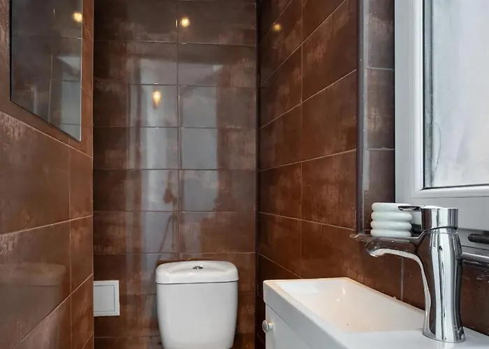 Chic & 3br Retreat In The Historic Center