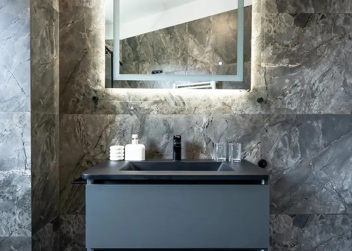 Chic & 3br Retreat In The Historic Center Apartmán *