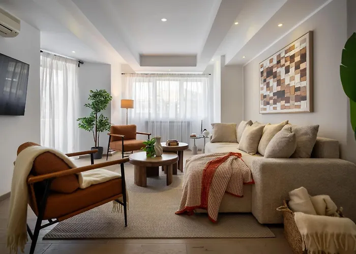 Chic & 3br Retreat In The Historic Center