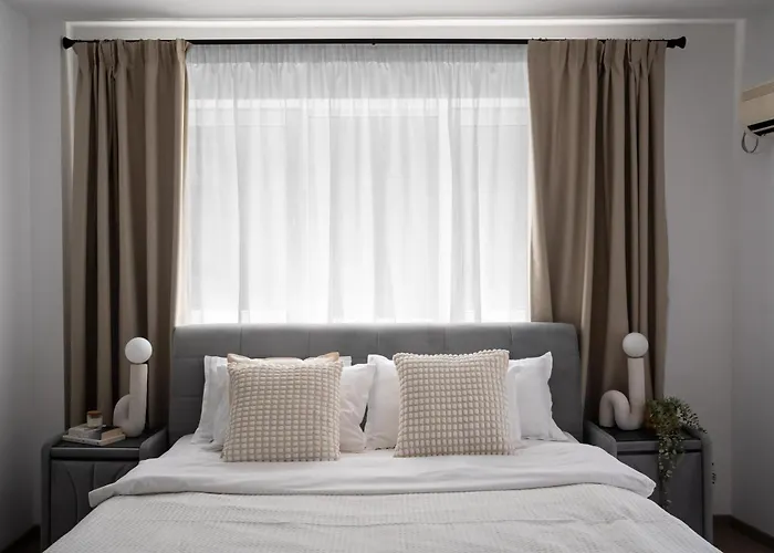 Chic & 3br Retreat In The Historic Center Apartmán