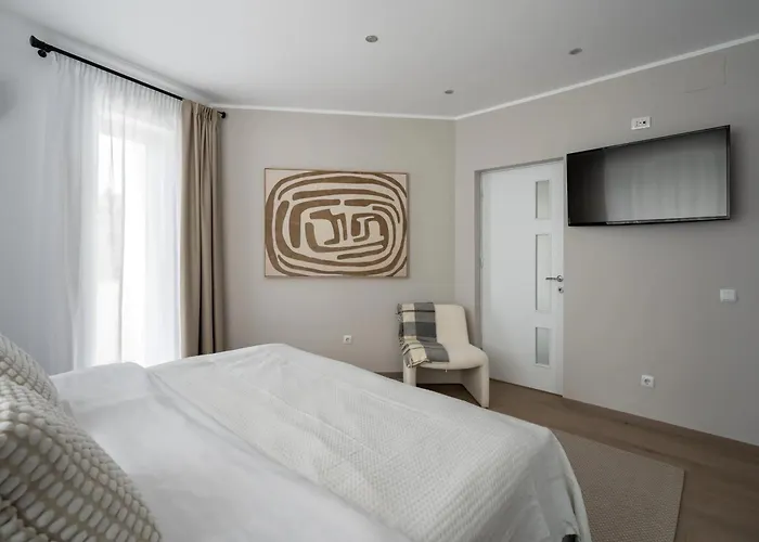 Chic & 3br Retreat In The Historic Center Bukarest