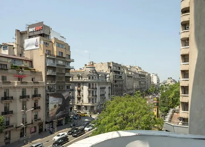 Chic & 3br Retreat In The Historic Center Bucarest