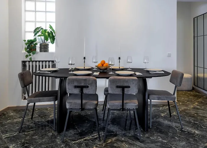 Chic & 3br Retreat In The Historic Center * Bukurešť