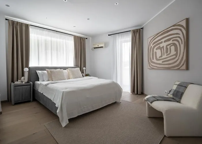 Chic & 3br Retreat In The Historic Center Bukurešť