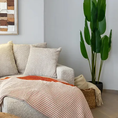 Chic & 3br Retreat In The Historic Center דירה *