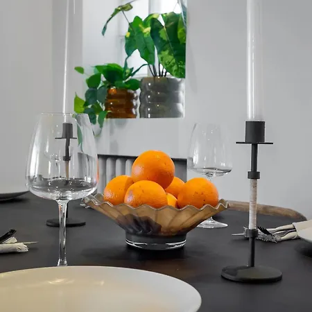 Chic & 3br Retreat In The Historic Center Apartament Bucureşti