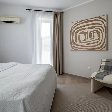 Chic & 3br Retreat In The Historic Center * בוקרשט