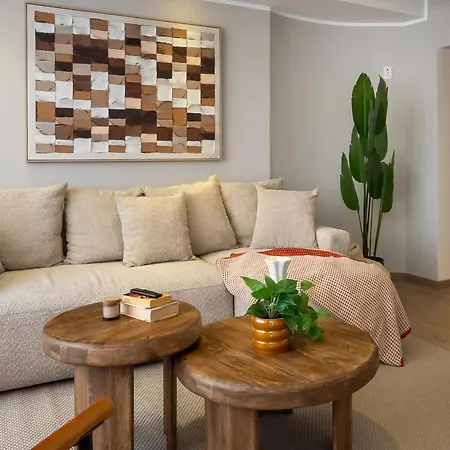 Chic & 3br Retreat In The Historic Center בוקרשט