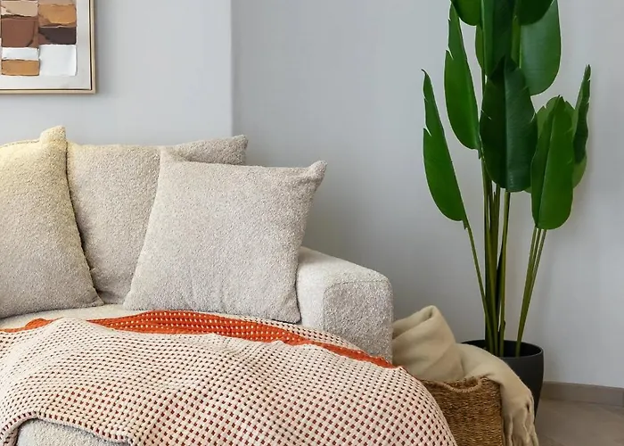 Chic & 3br Retreat In The Historic Center Daire *