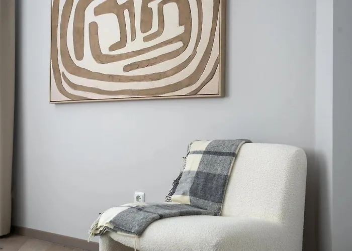 Daire Chic & 3br Retreat In The Historic Center Bükreş