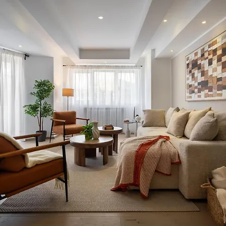 Chic & 3br Retreat In The Historic Center